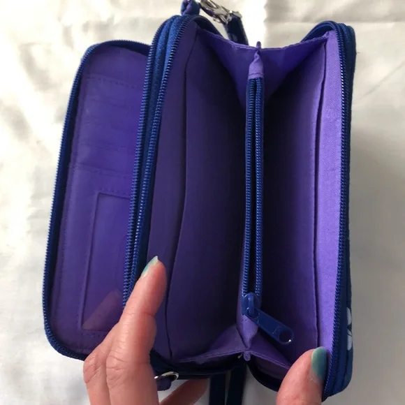 Vera Bradley clutch - Picture 4 of 6